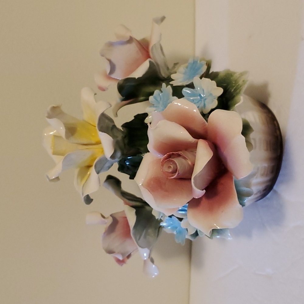 Capodimonte 10" Rose Weave Basket